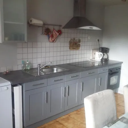 Confortable Pour 4 Pers. Avec Piscine Et Terrasse - Fr-1-744-53 *