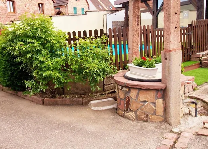 Nyaraló Confortable Pour 4 Pers. Avec Piscine Et Terrasse - Fr-1-744-53